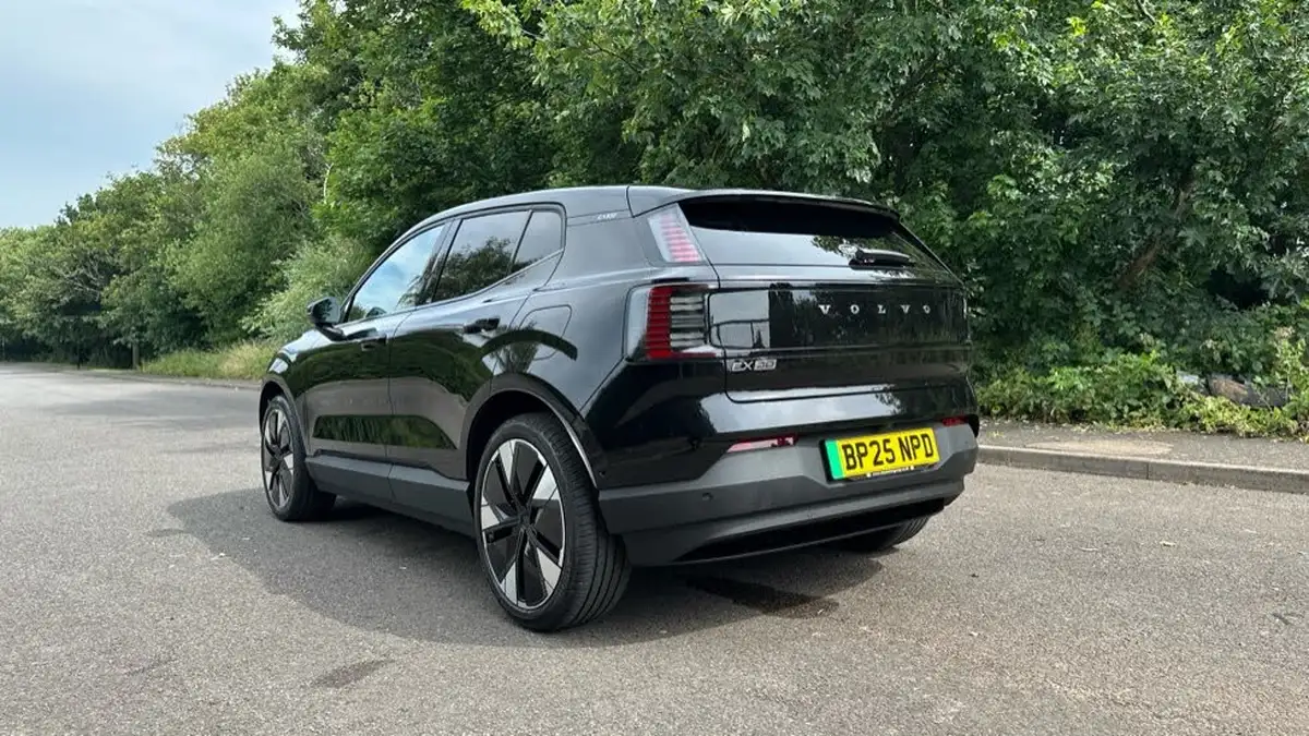 2025-volvo-ex30-e-single-motor-ultra-big-42