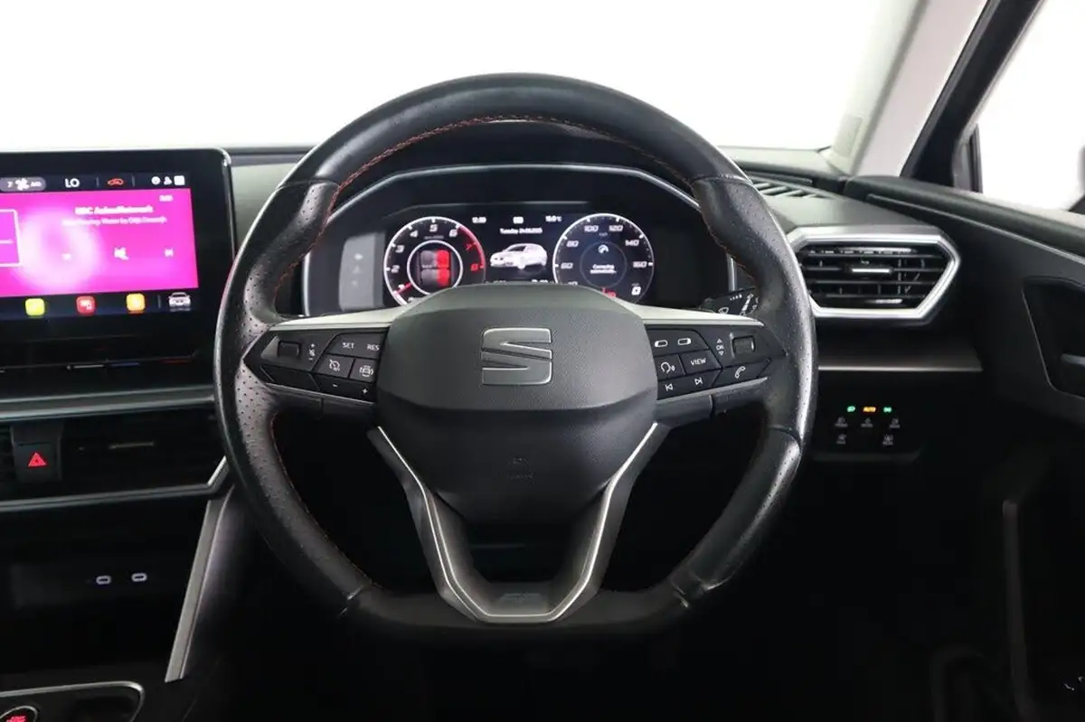 2021-seat-leon-15-etsi-fr-hatchback-big-49
