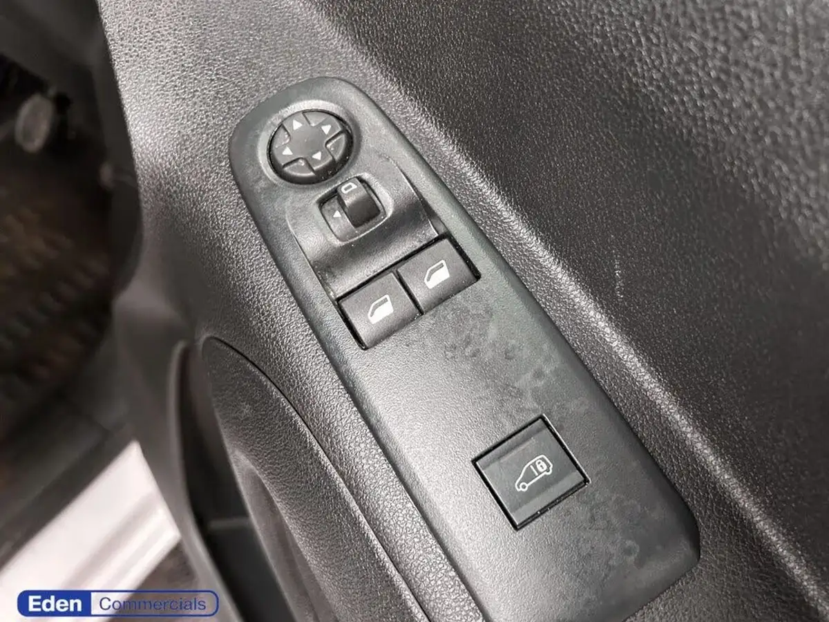 2024-vauxhall-combo-15cdti-prime-100pseu6e-big-13