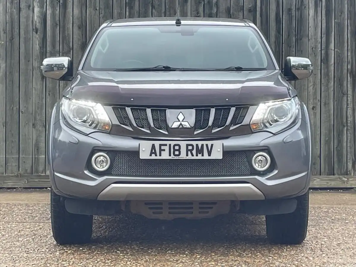 2018-mitsubishi-l200-24di-d-barbarian-eu6-big-5