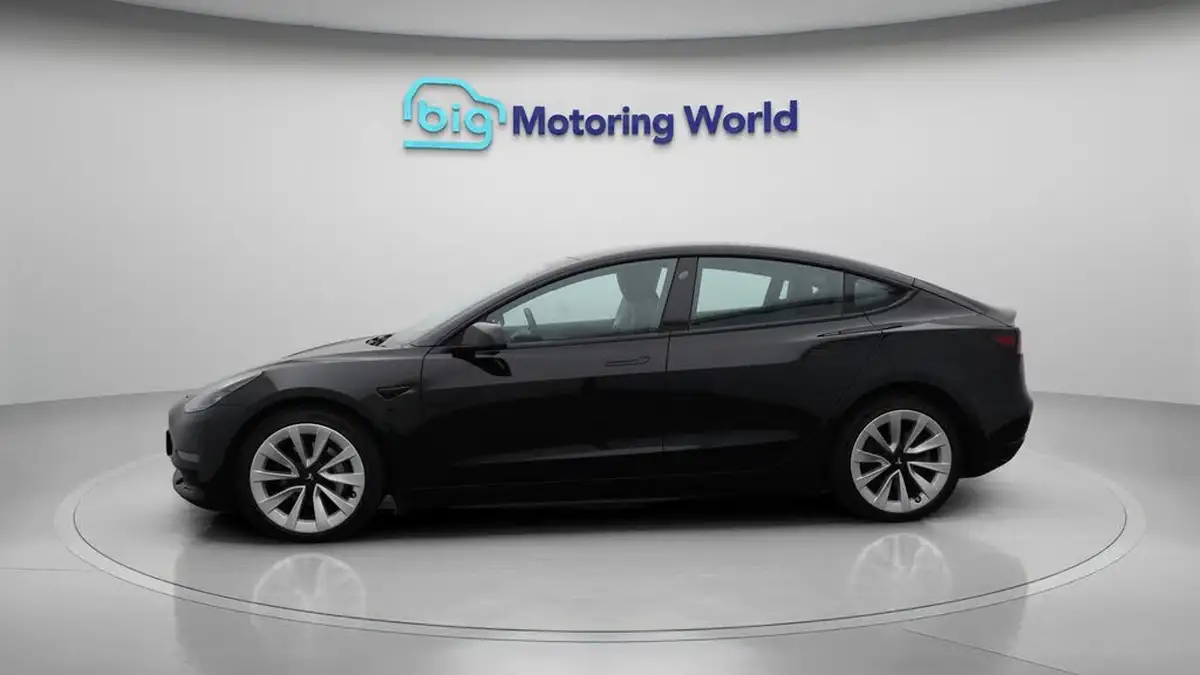 2022-tesla-model-3-e-long-range-big-4