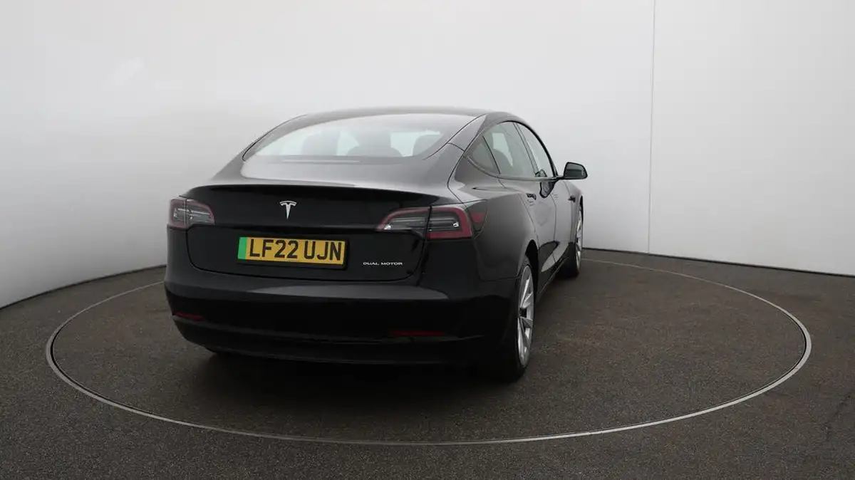 2022-tesla-model-3-e-long-range-big-56