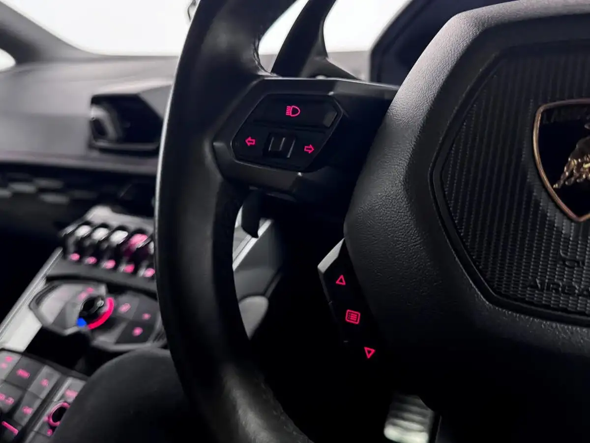 2015-lamborghini-huracan-big-38