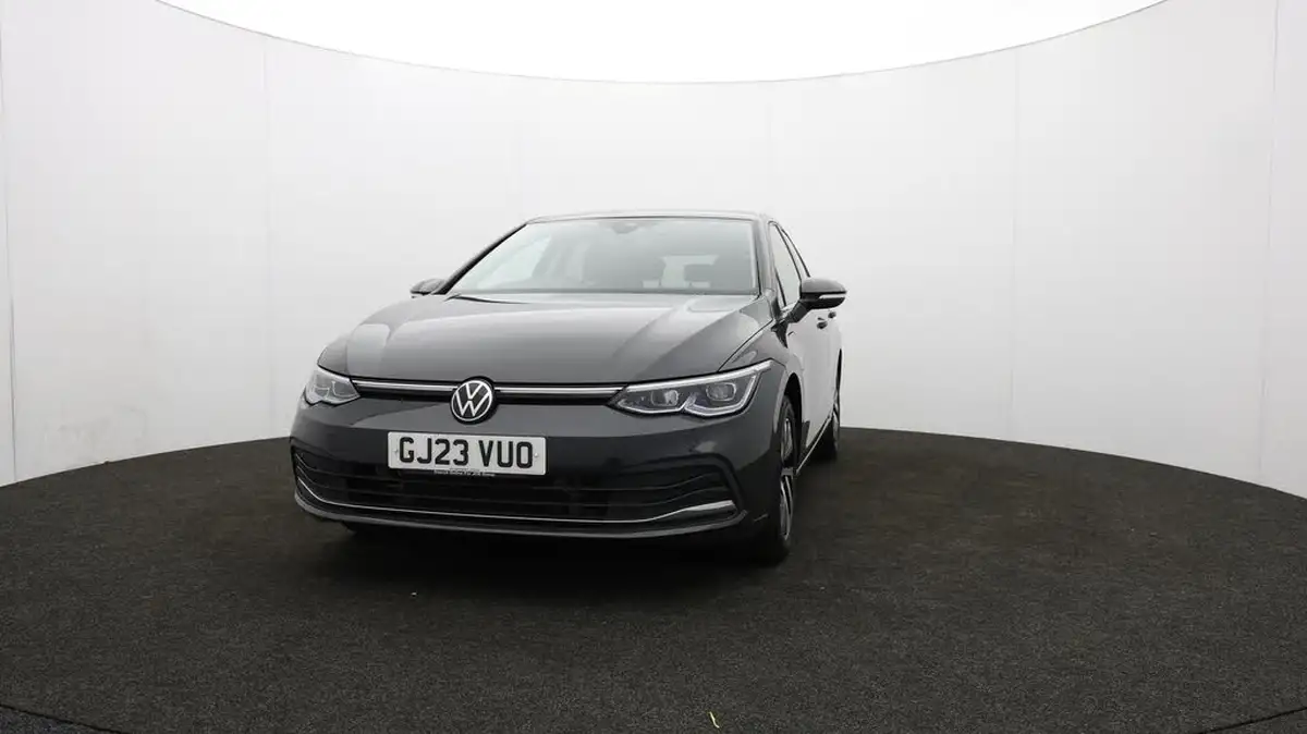 2023-volkswagen-golf-14-tsi-ehybrid-style-big-51
