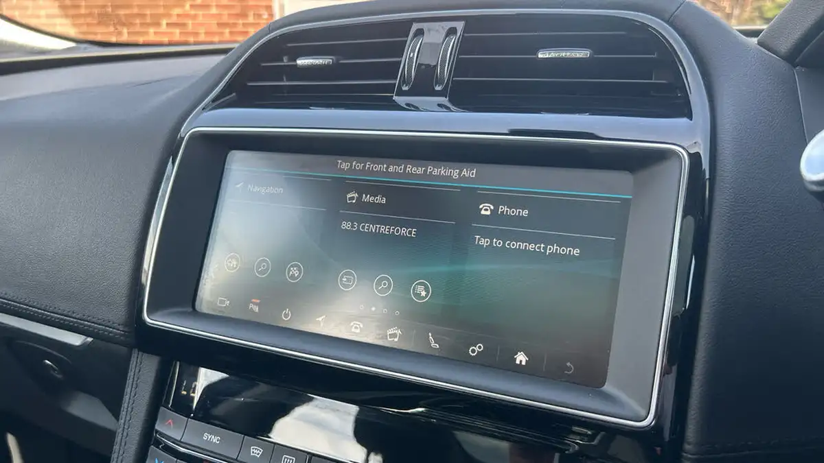 2018-jaguar-f-pace-20i-portfolio-250ps-awd-1997cc-big-10