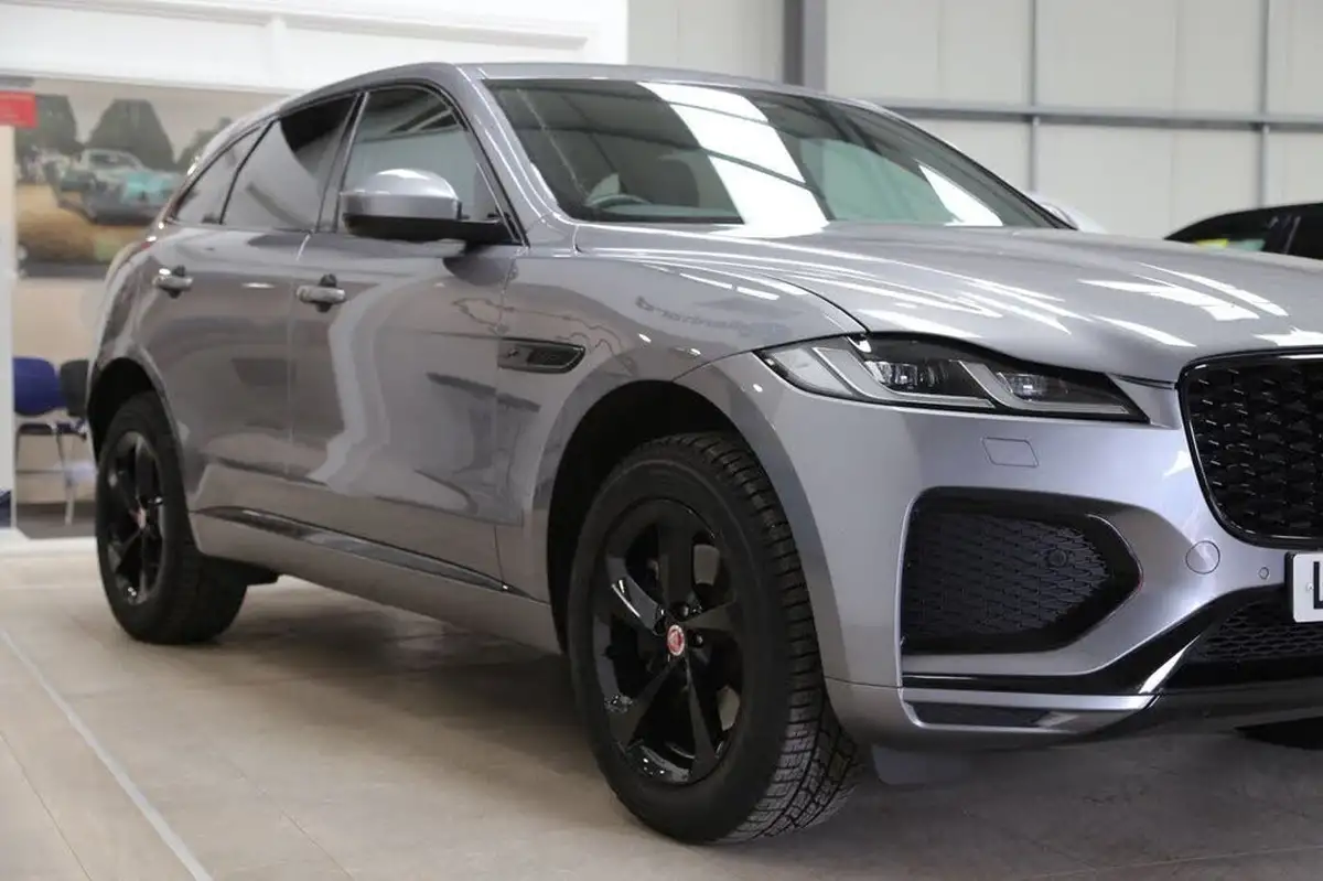 2022-jaguar-f-pace-20-d200-r-dynamic-s-big-4