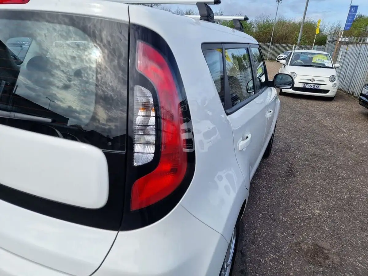2014-kia-soul-16-connect-plus-big-11