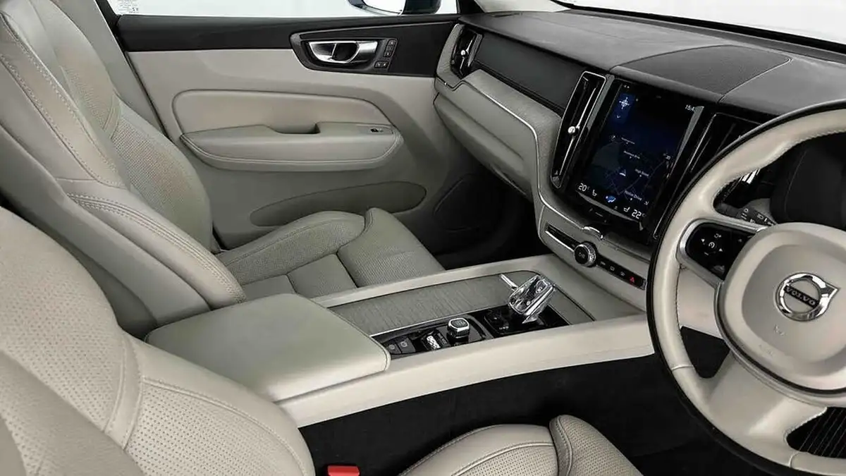 2020-volvo-xc60-20td-b4-inscription-expression-big-35