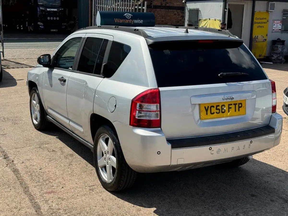 2008-jeep-compass-24-limited-cvt-band-k-big-15