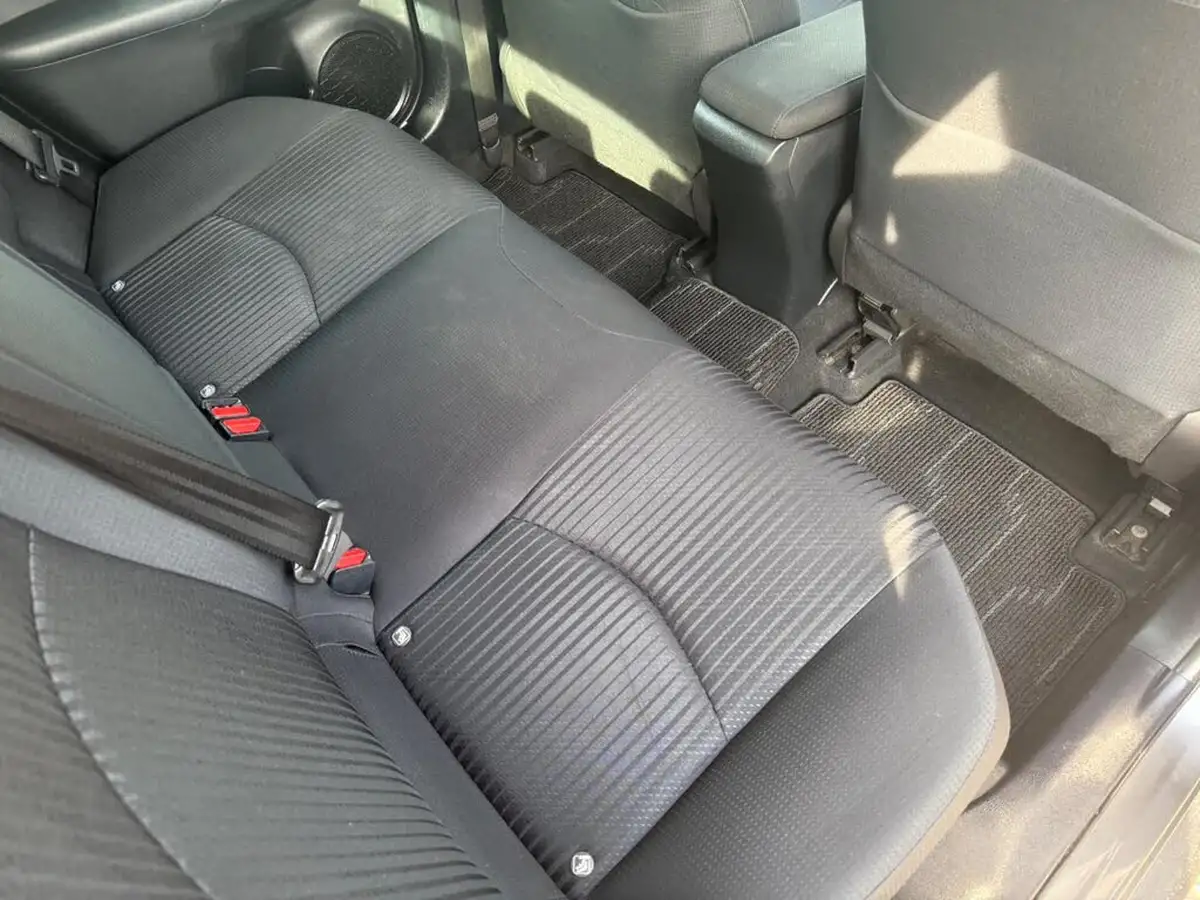 2019-toyota-prius-big-48