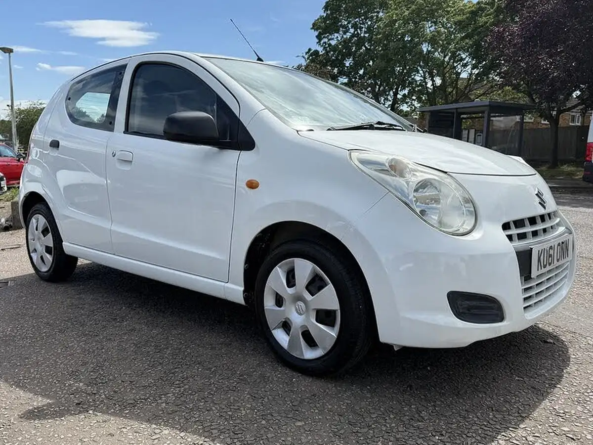 2011-suzuki-alto-10-sz2-big-2