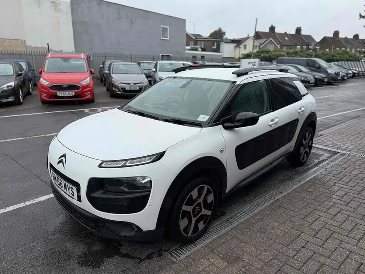 2017-citroen-c4-cactus-12-puretech-flair-82ps-ss-etg-big-2
