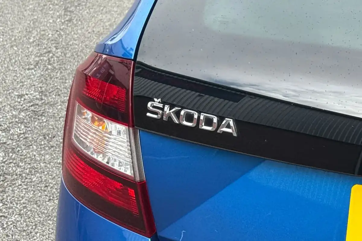 2017-skoda-rapid-spaceback-12-tsi-se-sport-big-32
