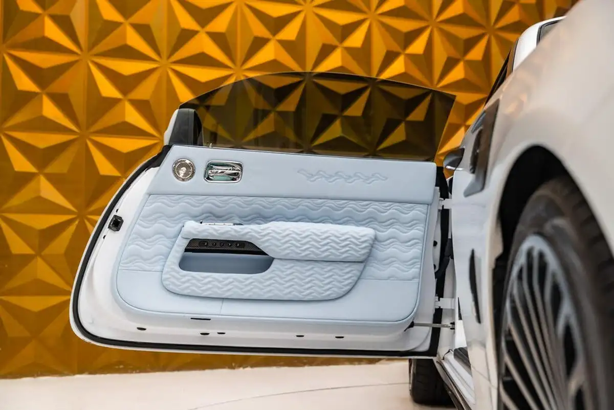 2024-rolls-royce-wraith-66-big-16