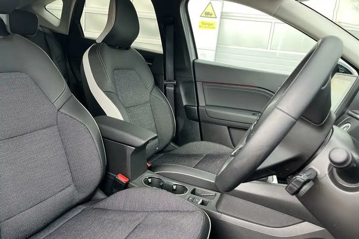2024-renault-captur-16-techno-145ps-full-big-16