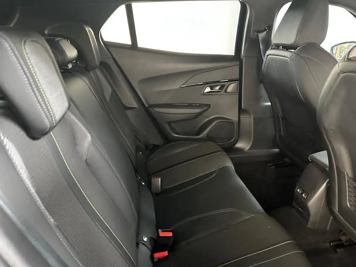 2022-peugeot-2008-suv-12-puretech-gt-big-18