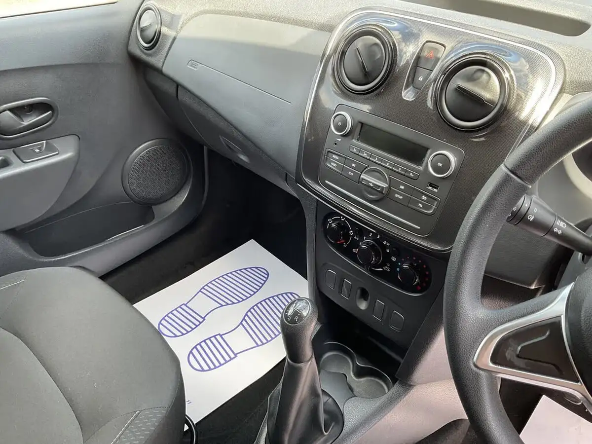 2019-dacia-sandero-10-sce-essential-big-11
