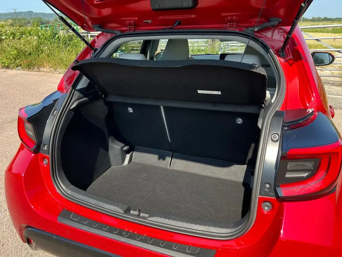 2021-toyota-yaris-15-vvt-i-excel-big-26