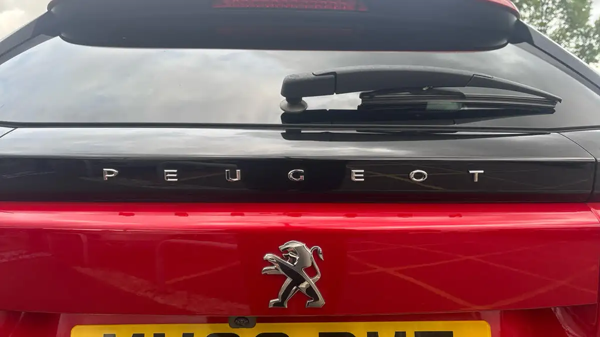 2022-peugeot-2008-suv-12-puretech-allure-premium-100bhp-big-25