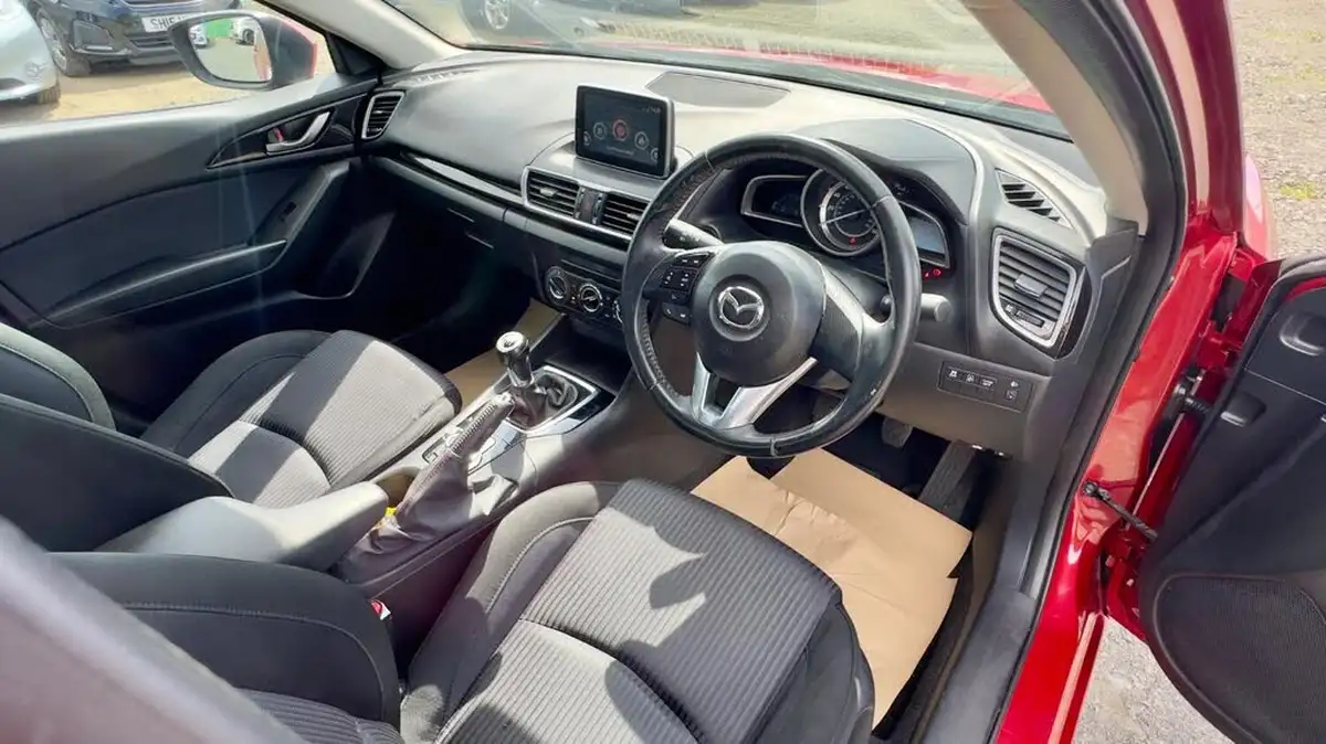 2015-mazda-mazda3-22td-se-nav-fastback-4d-big-16