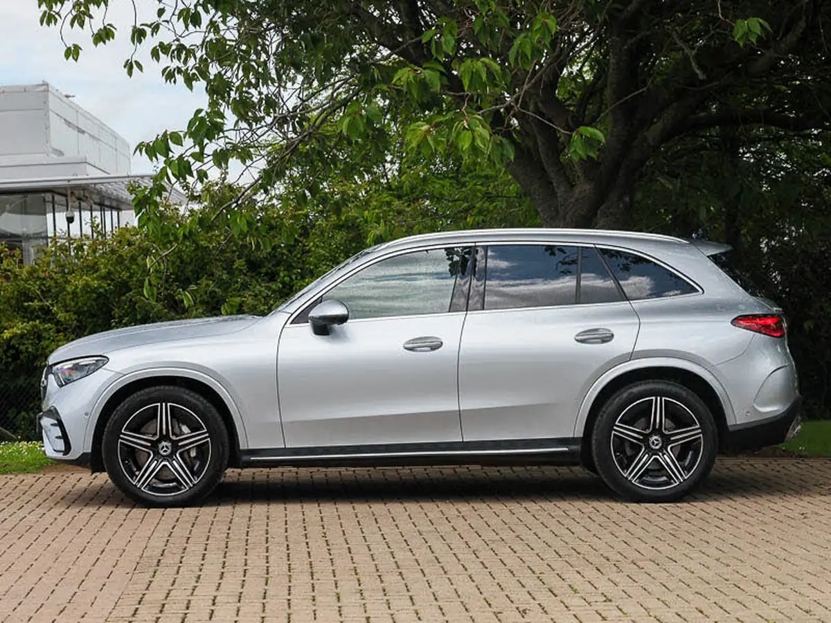 2024-mercedes-benz-glc-class-20d-glc300d-amg-line-premium-269ps-suv-5d-1993cc-big-3