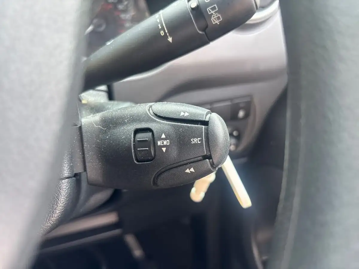 2018-peugeot-partner-big-23