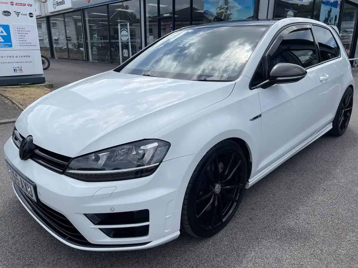 2016-volkswagen-golf-20-tsi-r-4x4-bmtss-hatchback-3d-dsg-big-10