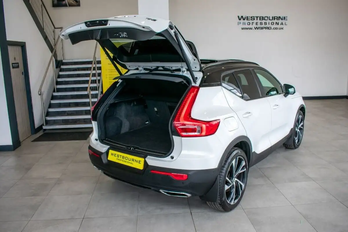 2018-volvo-xc40-20-t5-first-edition-big-35