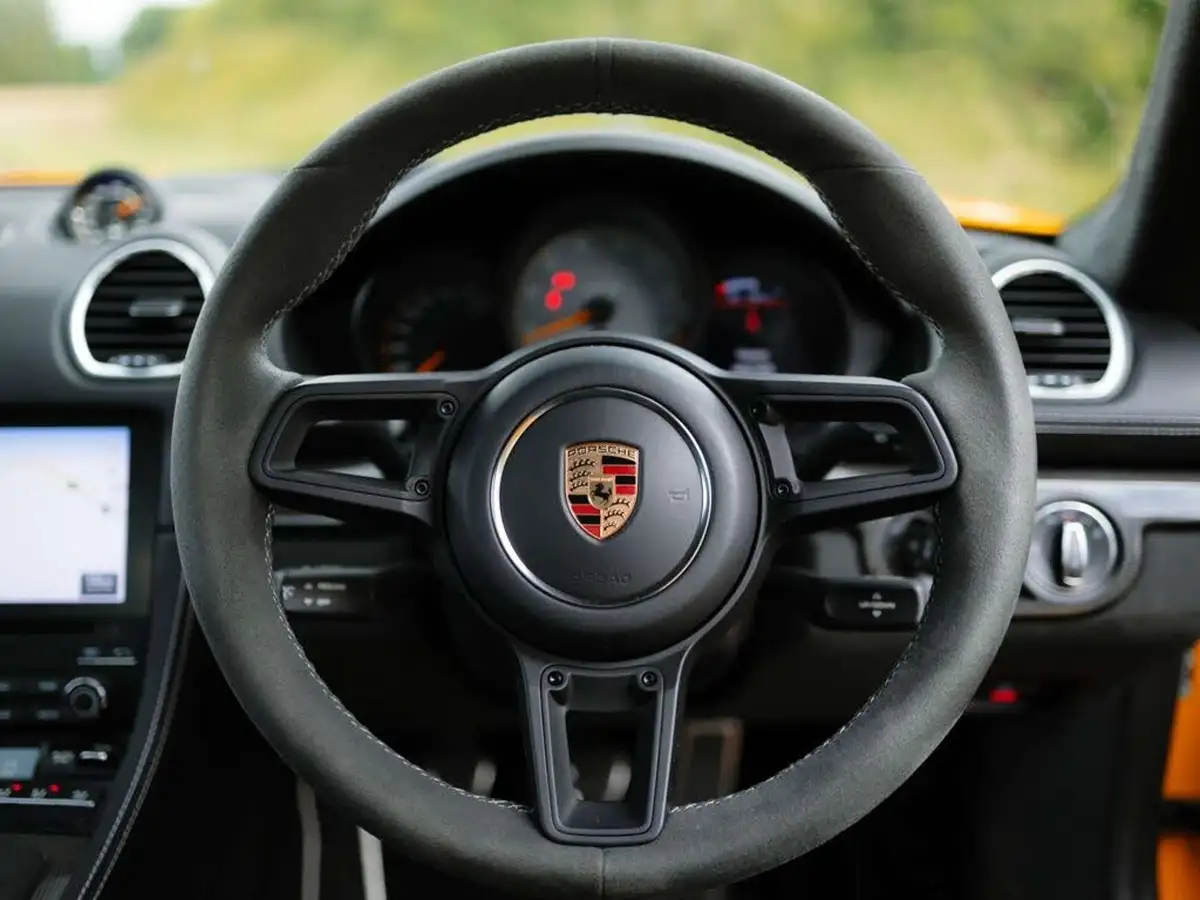 2023-porsche-cayman-718-40-cayman-gt4-big-8