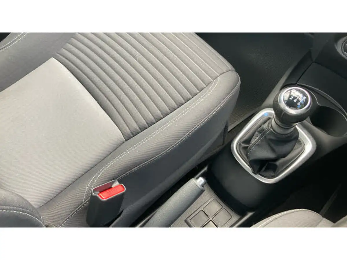 2019-toyota-yaris-15-vvt-i-icon-tech-111bhp-1496cc-big-37