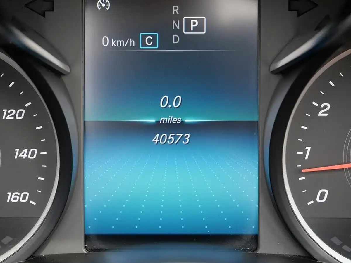 2021-mercedes-benz-c-class-15-c200-amg-line-edition-eq-boost-cabriolet-2d-big-32