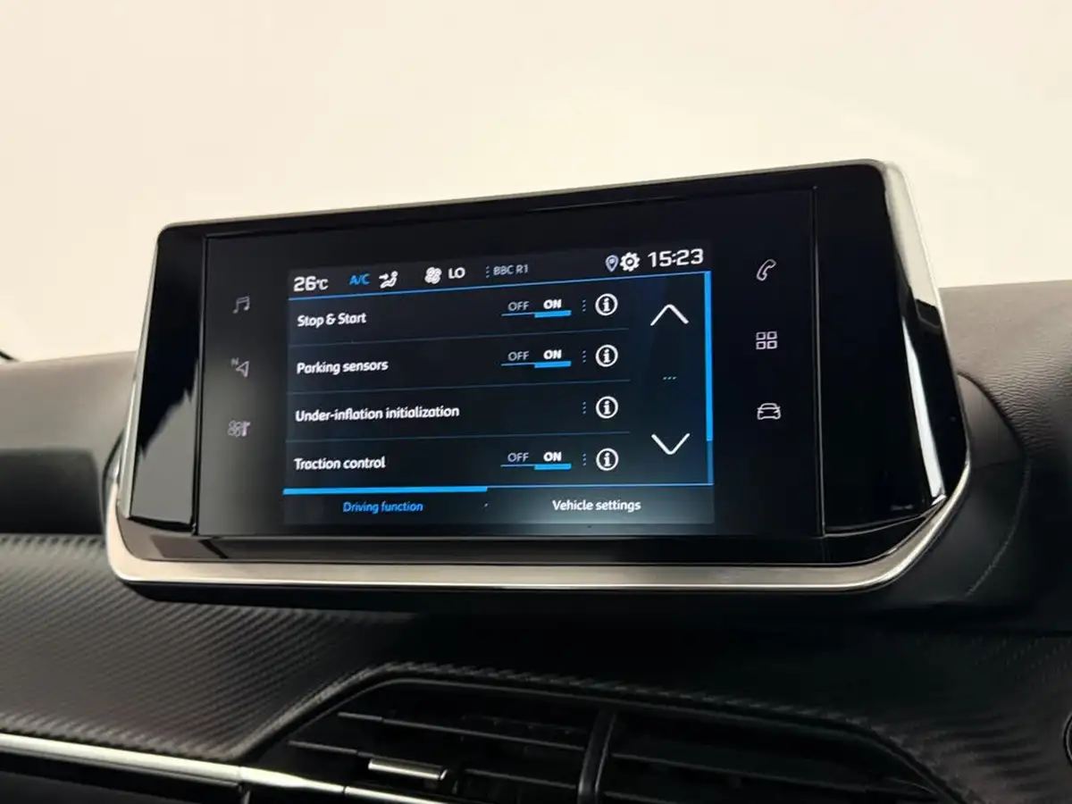 2022-peugeot-208-12-puretech-allure-premium-100bhp-eat8-big-32