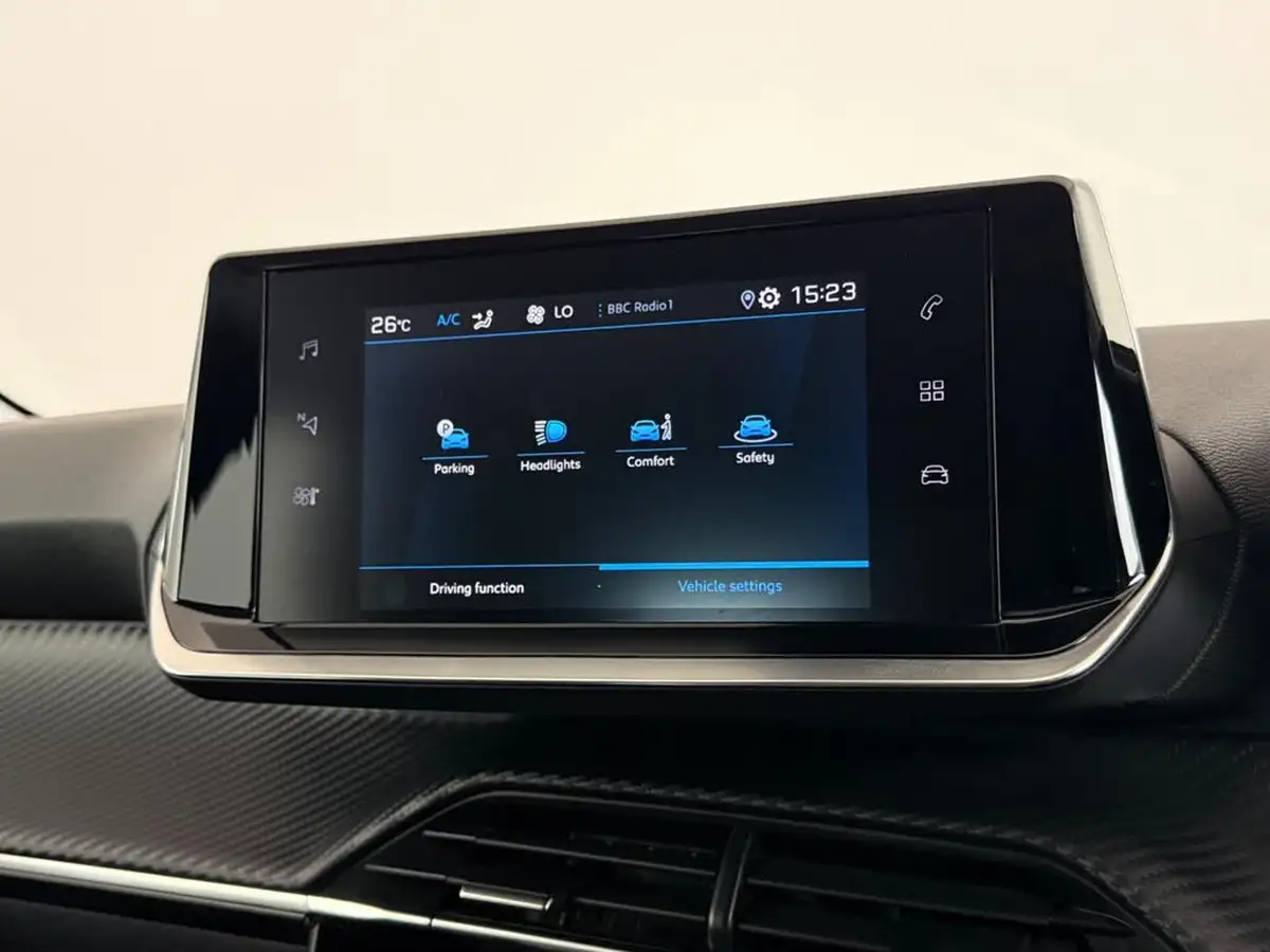2022-peugeot-208-12-puretech-allure-premium-100bhp-eat8-big-36