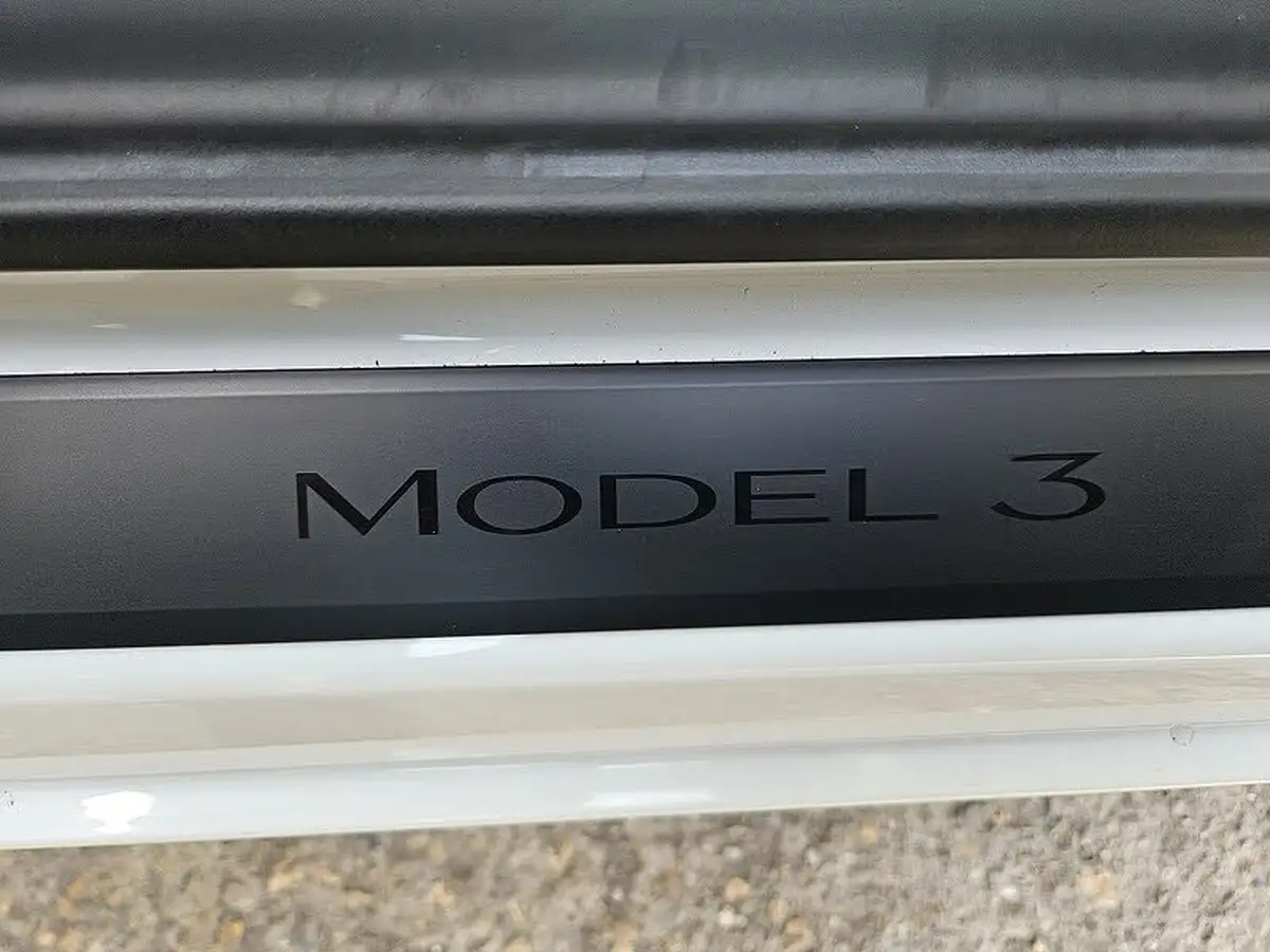 2021-tesla-model-3-e-standard-plus-big-28