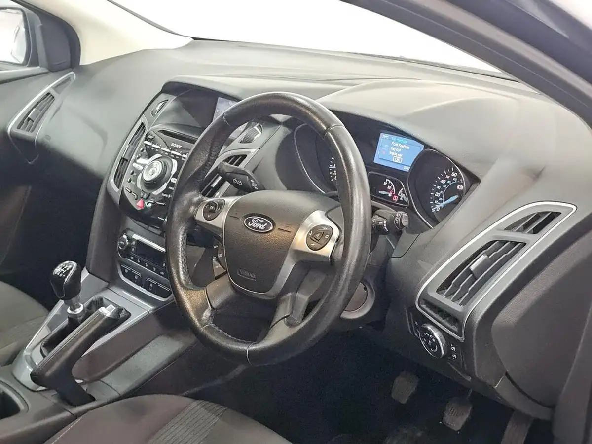2014-ford-focus-10-titanium-navigator-scti-125ps-hatchback-big-11