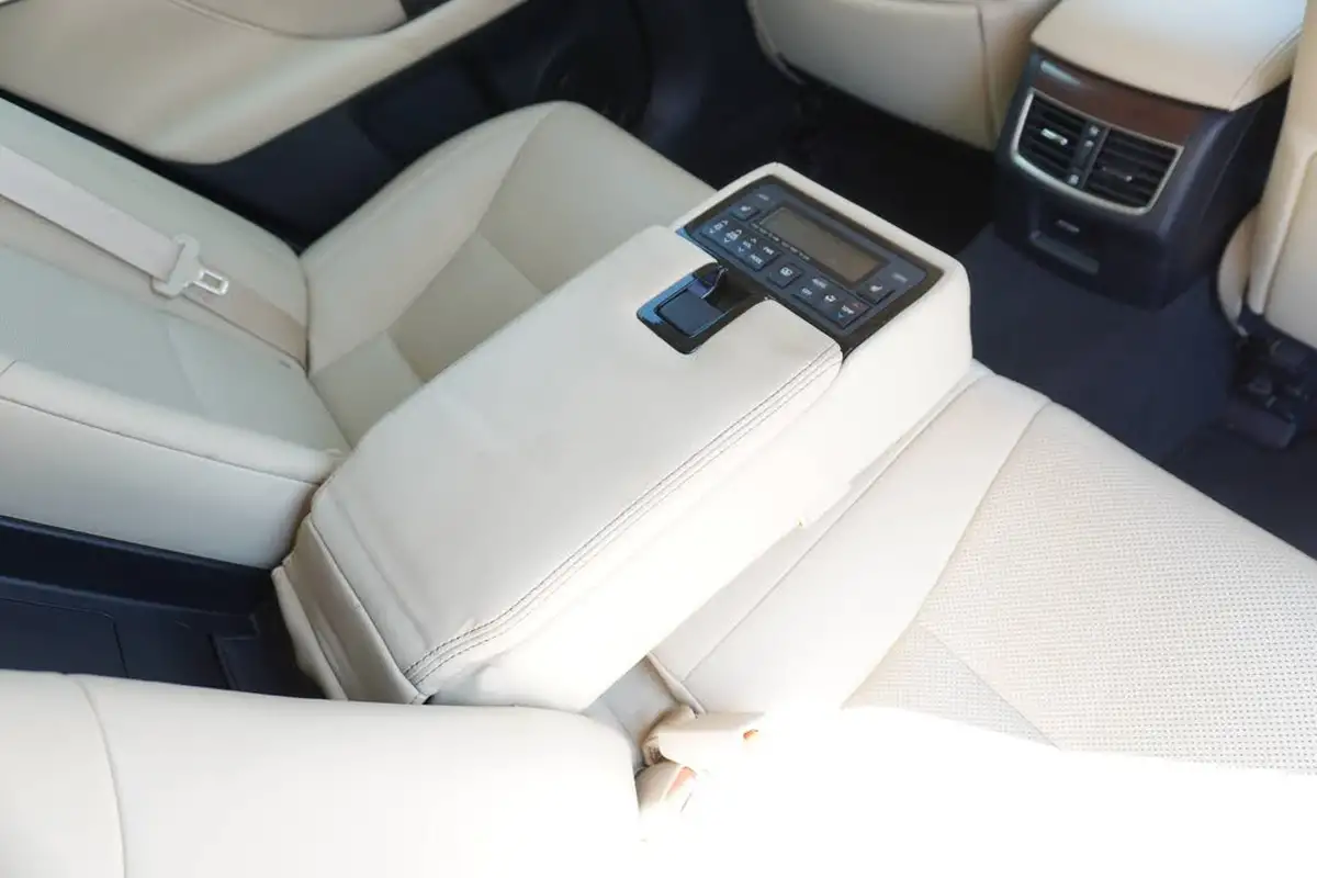 2014-lexus-gs-300h-25-premier-big-15