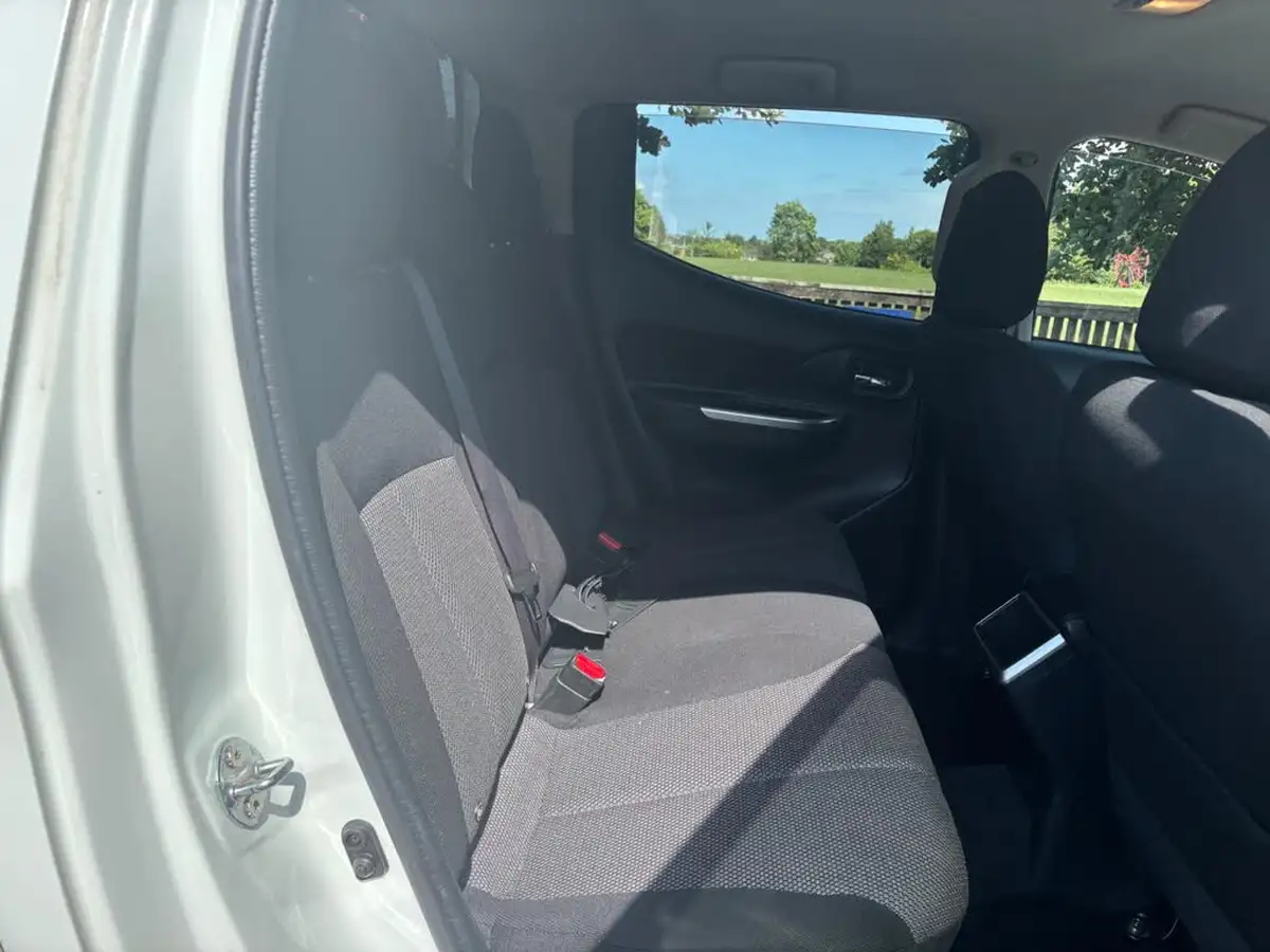 2021-mitsubishi-l200-22di-d-warrior-big-11