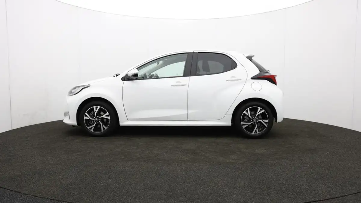 2024-toyota-yaris-15-vvt-i-design-big-71