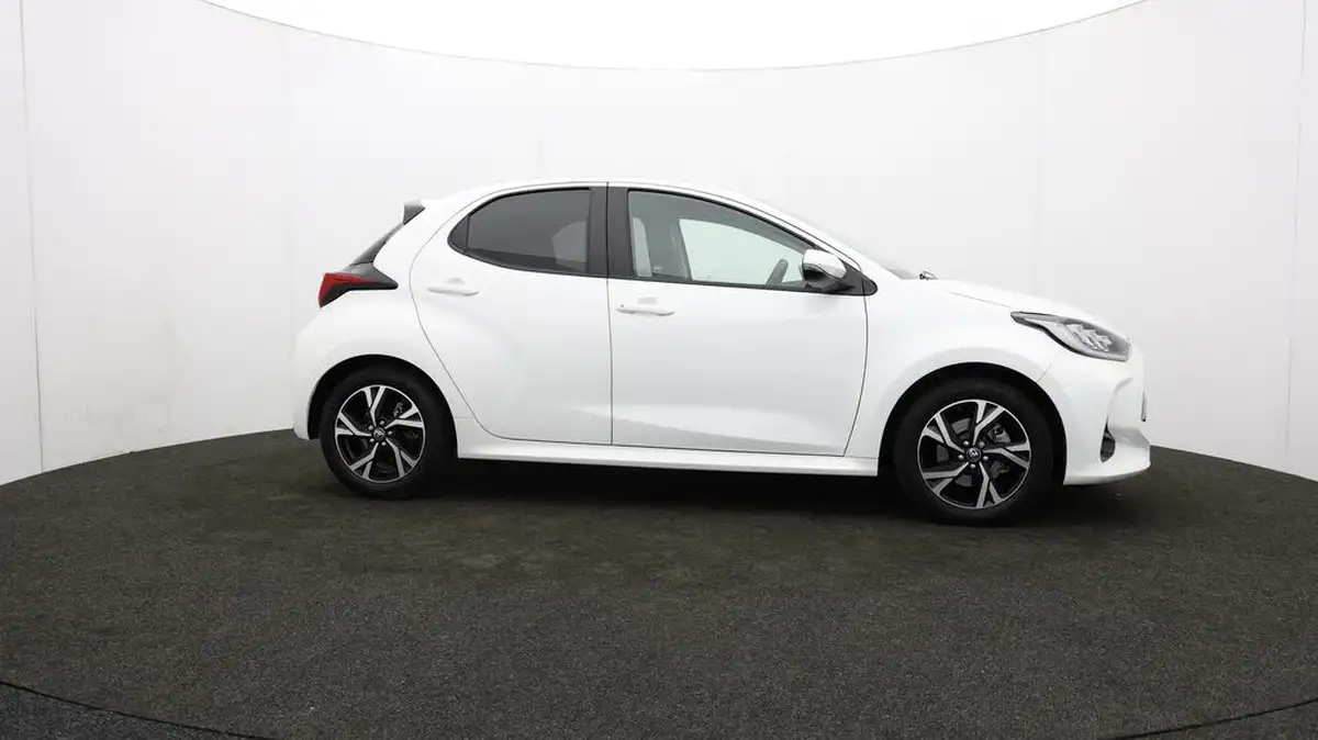 2024-toyota-yaris-15-vvt-i-design-big-43