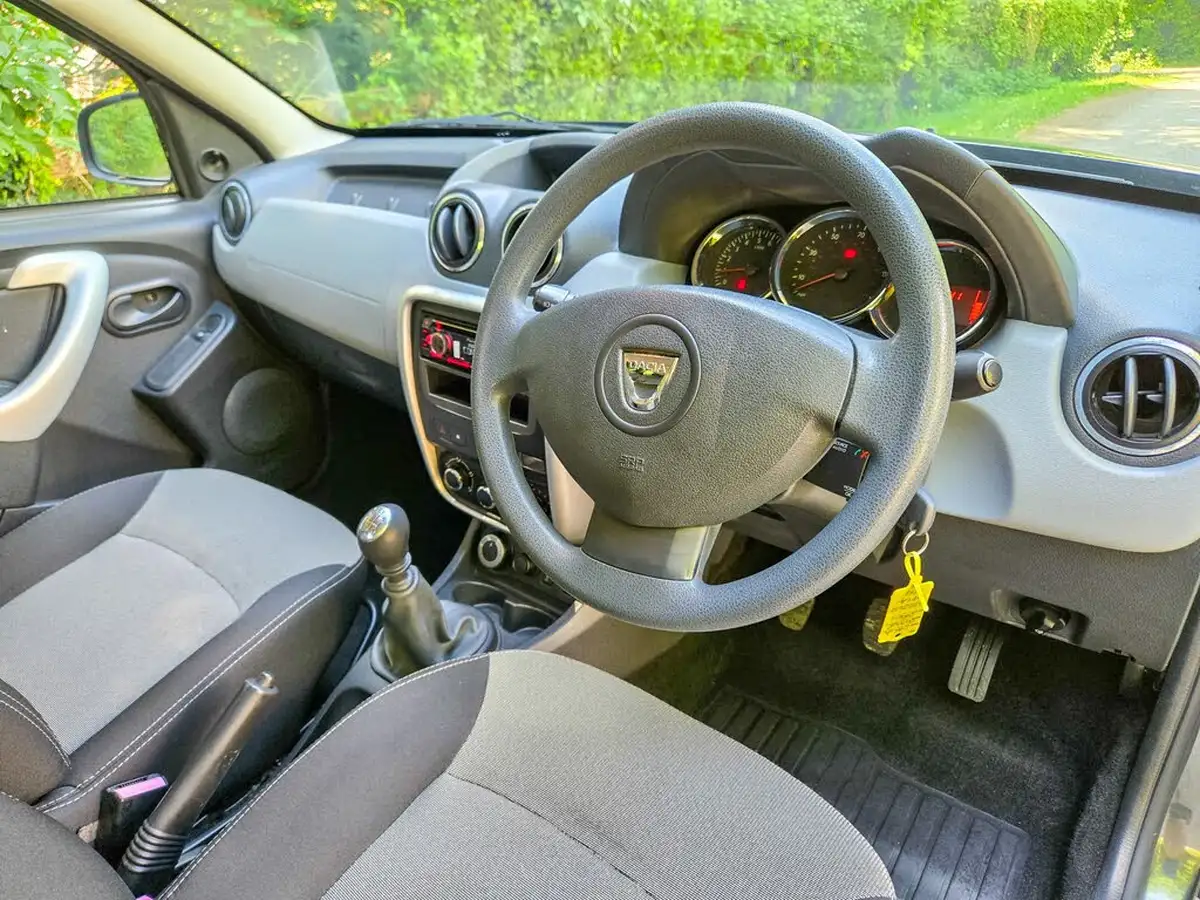 2014-dacia-duster-15d-ambiance-109bhp-4x4-big-23