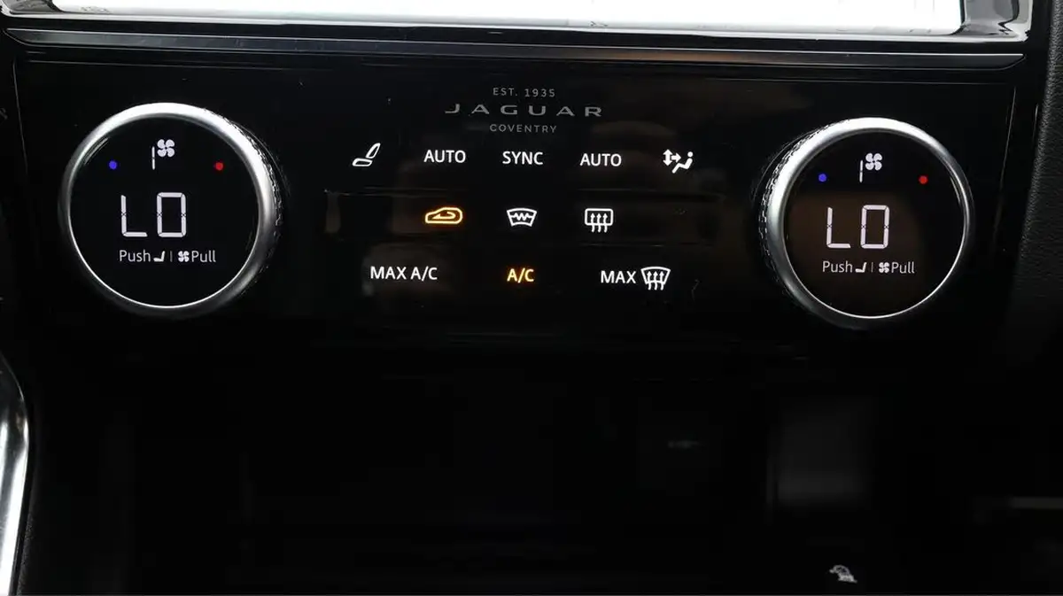 2021-jaguar-e-pace-20-d200-r-dynamic-se-big-12