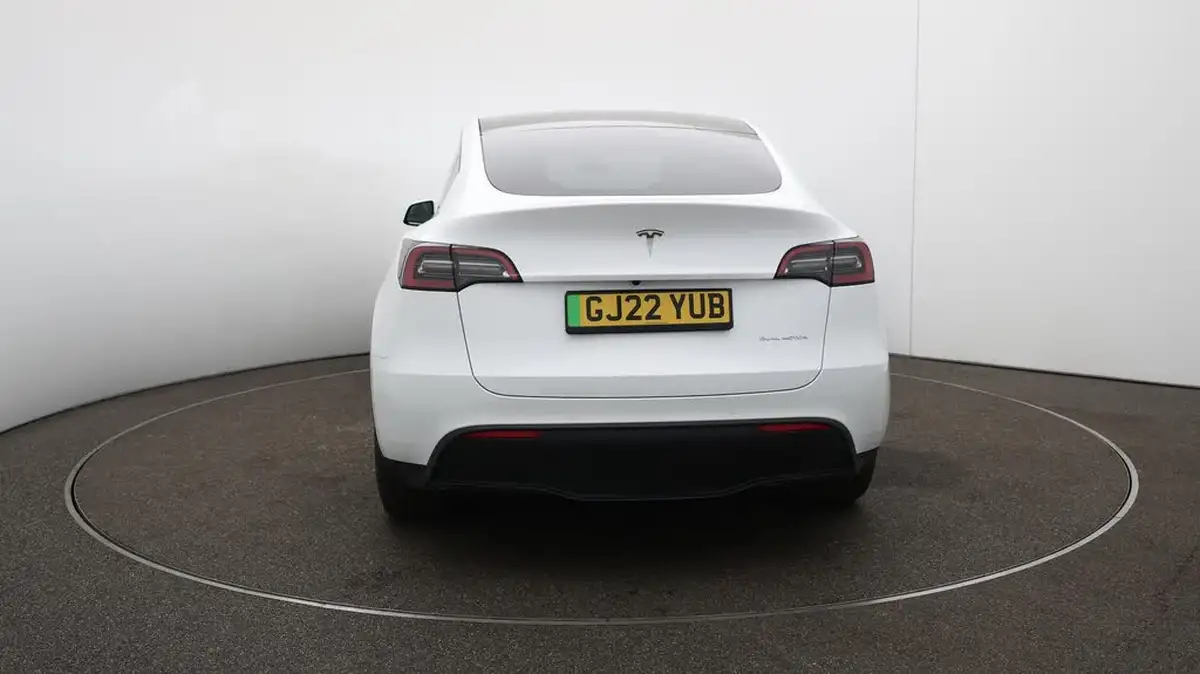 2022-tesla-model-y-e-long-range-big-58