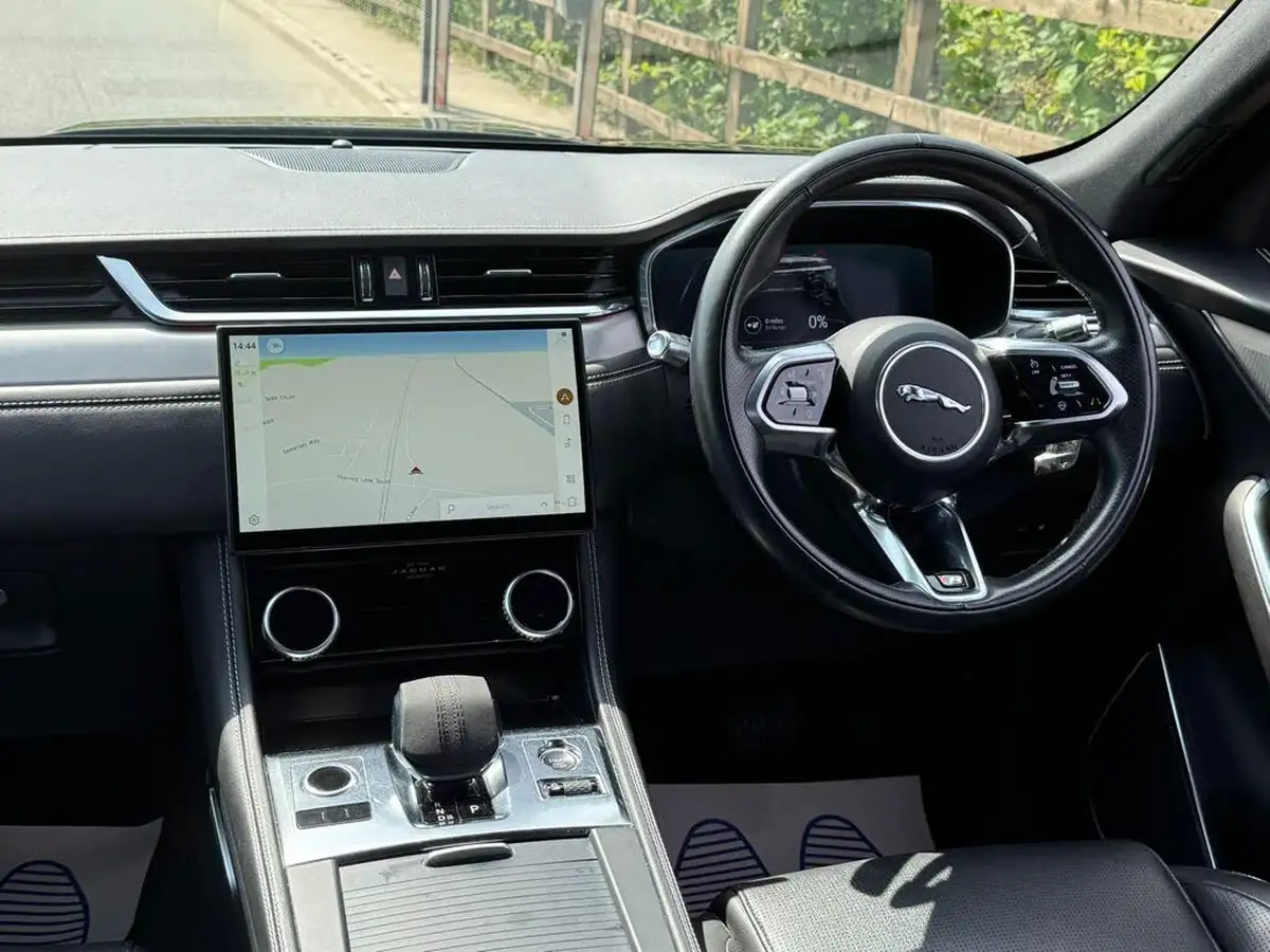 2022-jaguar-f-pace-20-p400e-r-dynamic-s-big-19