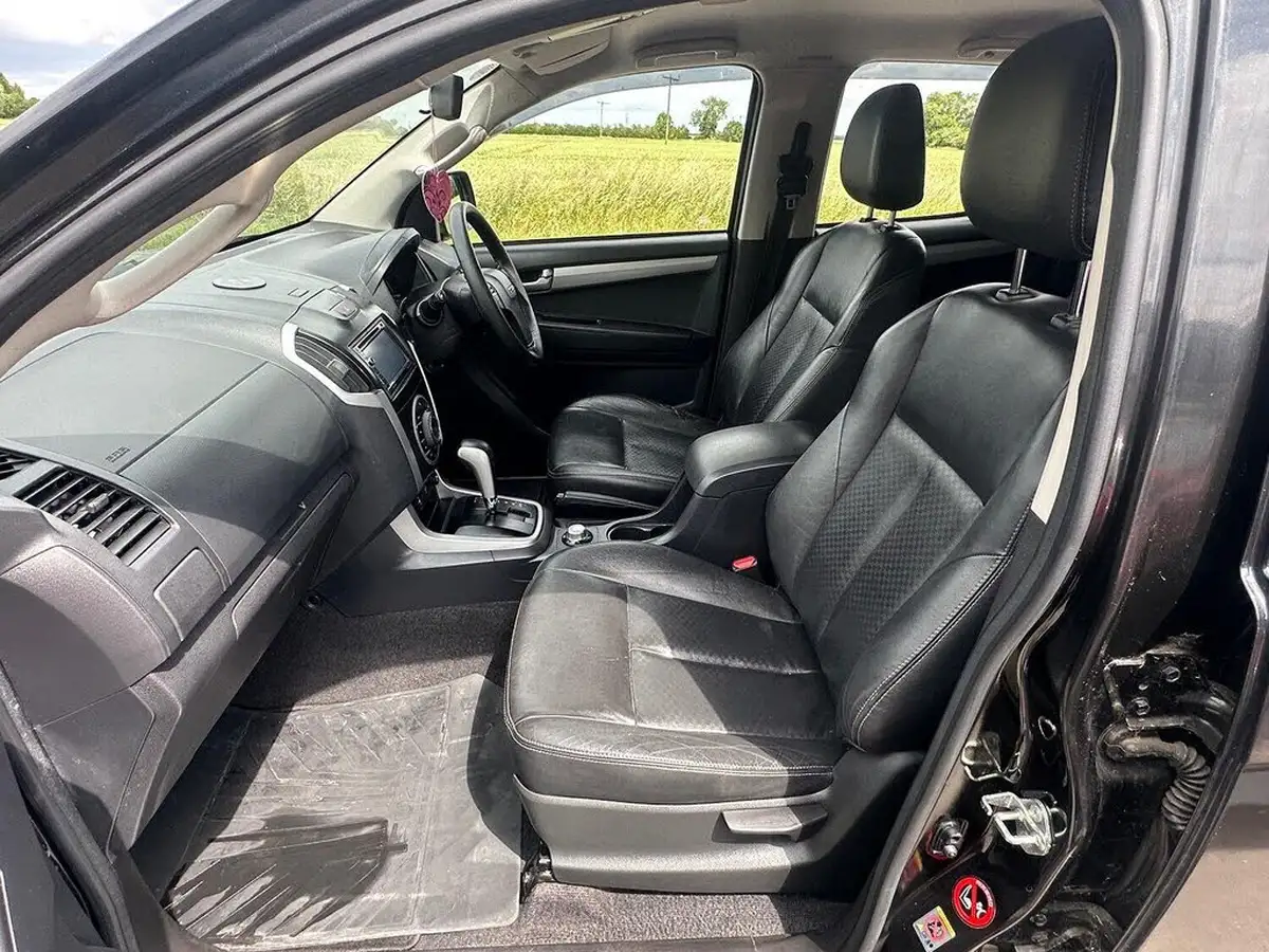 2014-isuzu-d-max-25td-utah-vision-auto-big-18