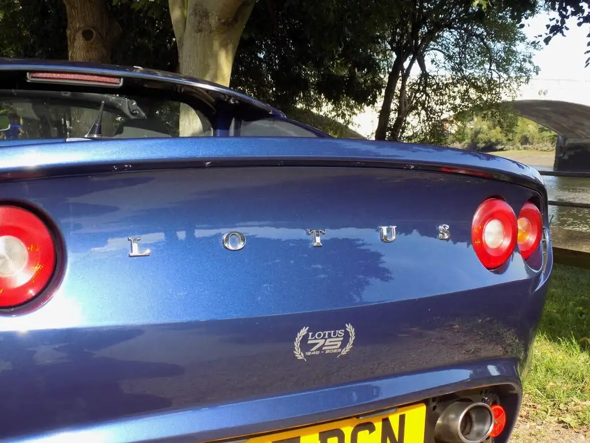 2001-lotus-elise-18-big-29