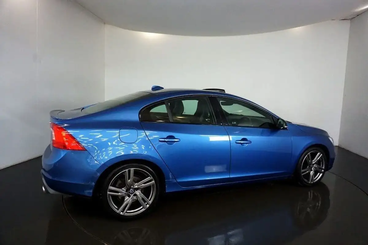 2017-volvo-s60-20td-d4-r-design-lux-geartronic-big-9