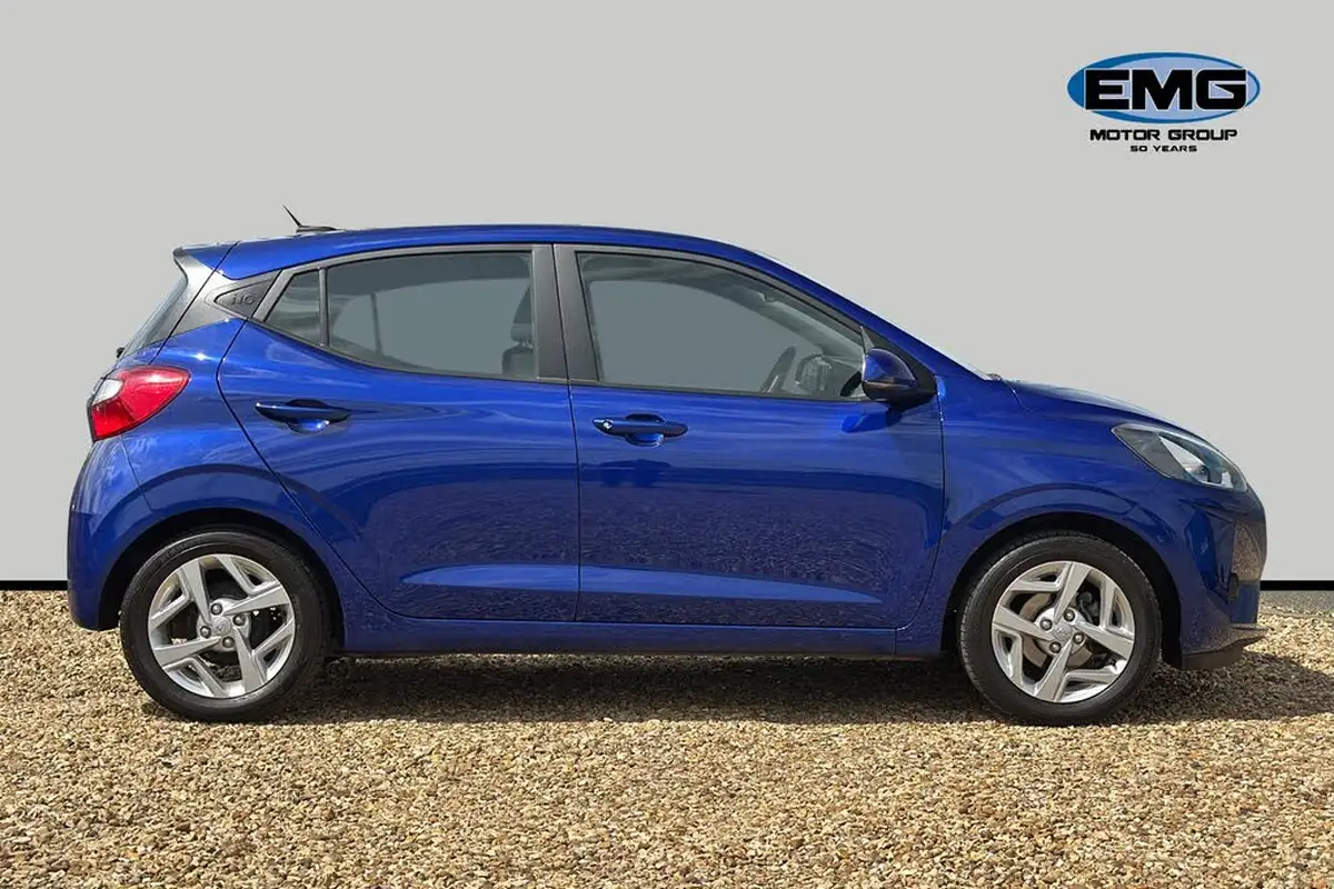 2022-hyundai-i10-10-se-connect-big-3