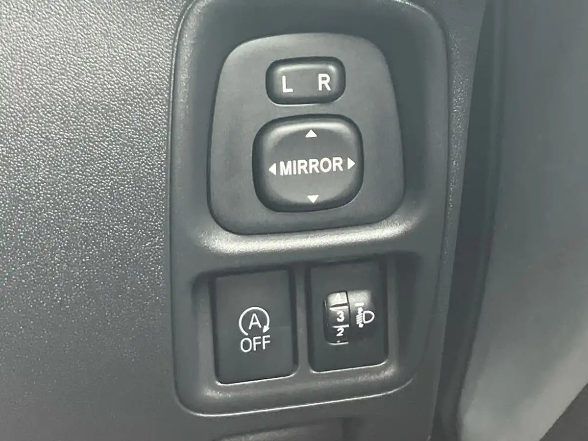 2020-citroen-c1-10-vti-flair-ss-5d-big-38