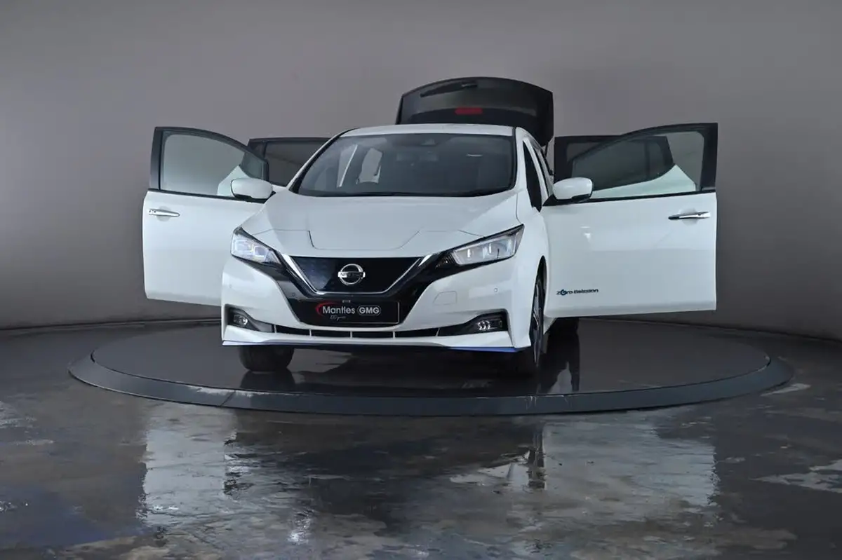2020-nissan-leaf-e-e-tekna-big-35