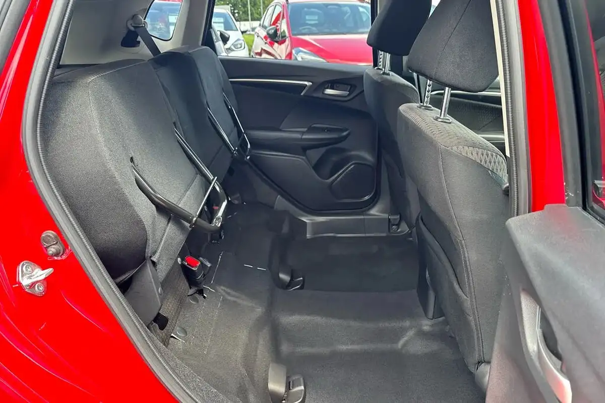2018-honda-jazz-13-i-vtec-ex-big-23